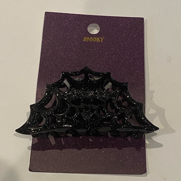 3-Piece Bundle of Halloween-Themed Accessories Earrings Hair Jaw Clips Nails NWT - Picture 3 of 11